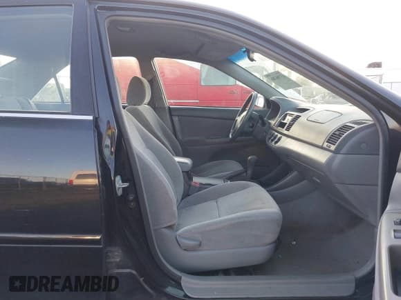 ✅ 2004 Toyota Camry LE • VIN: 4T1BE32K94U317084 • Лот: 43786386. Опубликован ранее на IAAI с пробегом 186 834 миль. Бесплатный доступ к архиву аукционных продаж из США и подробный отчёт об истории автомобиля на DreamBid. Изображение 5.