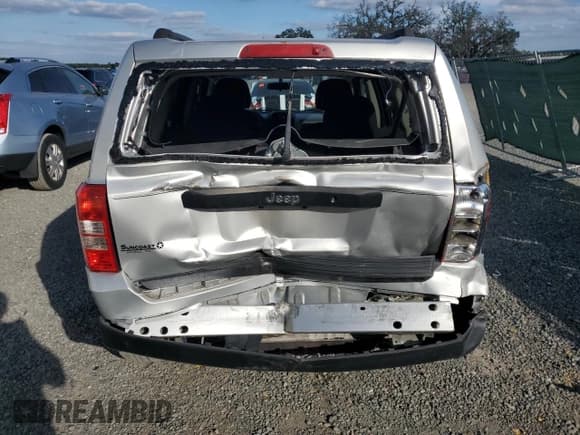 ✅ 2013 Jeep Patriot Sport • VIN: 1C4NJPBAXDD229849 • Lot: 90908325. Wystawiony na Copart z przebiegiem 43 996 mil. Bezpłatny archiwum sprzedaży aukcyjnych z USA i szczegółowy raport historii pojazdu na DreamBid. Zdjęcie 6.