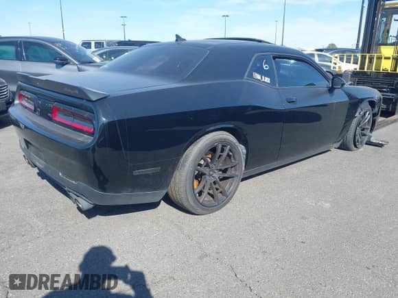 2018 Dodge Challenger T/A 392 with VIN 2C3CDZFJ1JH154627, listed as a IAAI auction lot 41212864 with 61,453 mi miles and . Bid and sale history available at DreamBid. Image 4.