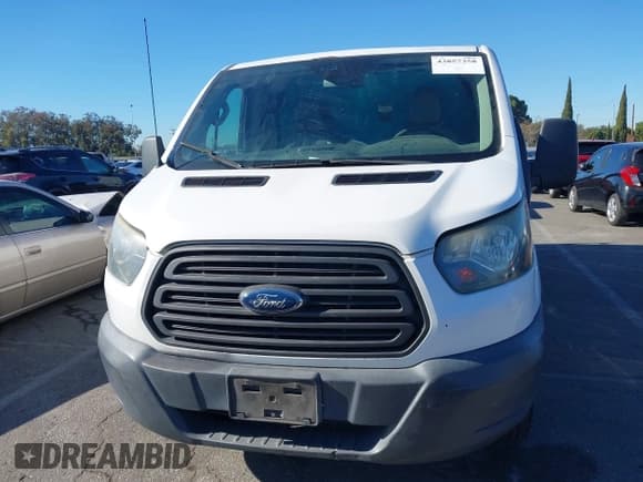 ✅ 2016 Ford Transit Cargo • VIN: 1FTYE9ZM5GKA61096 • Lot: 43857358. Wystawiony na IAAI z przebiegiem 216 016 mil. Bezpłatny archiwum sprzedaży aukcyjnych z USA i szczegółowy raport historii pojazdu na DreamBid. Zdjęcie 12.