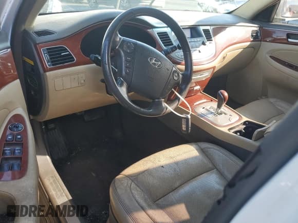 ✅ 2013 Hyundai Genesis 3.8L • VIN: KMHGC4DD4DU230130 • Lot: 92939655. Listed on Copart with 260,141 mi. Free auction sales archive from the USA and detailed vehicle history report at DreamBid. Image 8.