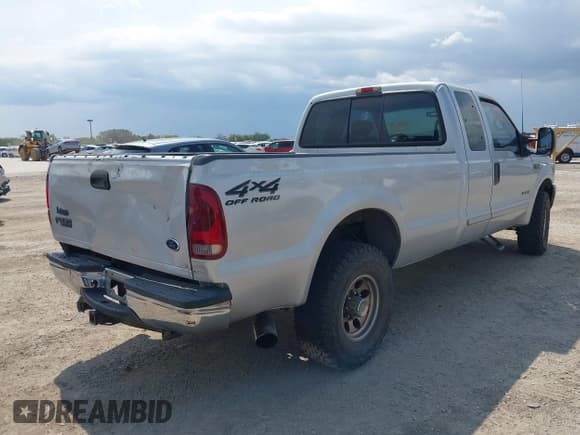 ✅ 2001 Ford F-250 XL • VIN: 1FTNX21F51EC38043 • Lot: 43021837. Listed on IAAI with 268,148 mi. Free auction sales archive from the USA and detailed vehicle history report at DreamBid. Image 4.