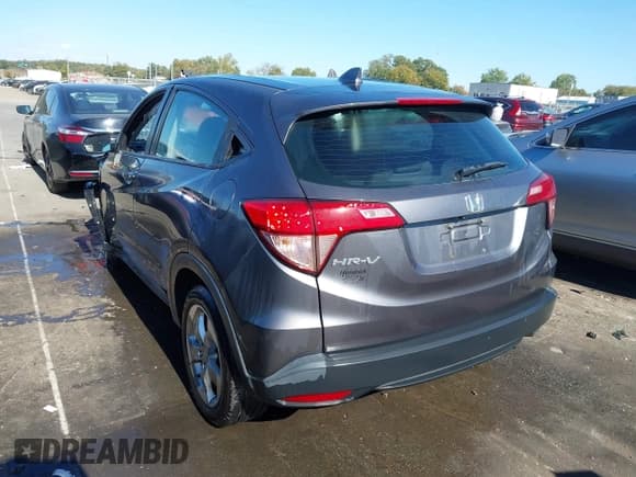 ✅ 2018 Honda HR-V LX • VIN: 3CZRU5G32JM700913 • Lot: 43511505. Listed on IAAI with 116,453 mi. Free auction sales archive from the USA and detailed vehicle history report at DreamBid. Image 3.