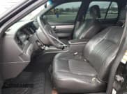 ✅ 2003 Mercury Marauder • VIN: 2MEHM75V03X633896 • Лот: 47188565. Опубликован ранее на Copart с пробегом 154 154 миль. Бесплатный доступ к архиву аукционных продаж из США и подробный отчёт об истории автомобиля на DreamBid. Изображение 7.