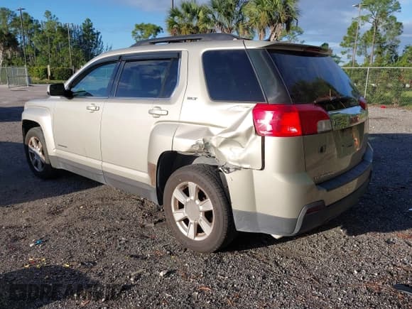 ✅ 2013 GMC Terrain SLT • VIN: 2GKALUEK9D6210398 • Lot: 43472077. Wystawiony na IAAI z przebiegiem 174 772 mil. Bezpłatny archiwum sprzedaży aukcyjnych z USA i szczegółowy raport historii pojazdu na DreamBid. Zdjęcie 3.