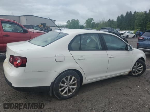 ✅ 2010 Volkswagen Jetta SE • VIN: 3VWRZ7AJ6AM144936 • Lot: 58779935. Wystawiony na Copart z przebiegiem 127 473 mil. Bezpłatny archiwum sprzedaży aukcyjnych z USA i szczegółowy raport historii pojazdu na DreamBid. Zdjęcie 3.