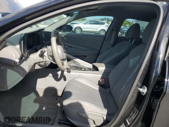✅ 2022 Hyundai Elantra SEL • VIN: 5NPLM4AGXNH082804 • Lot: 82569325. Listed on Copart with 40,674 mi. Free auction sales archive from the USA and detailed vehicle history report at DreamBid. Image 7.
