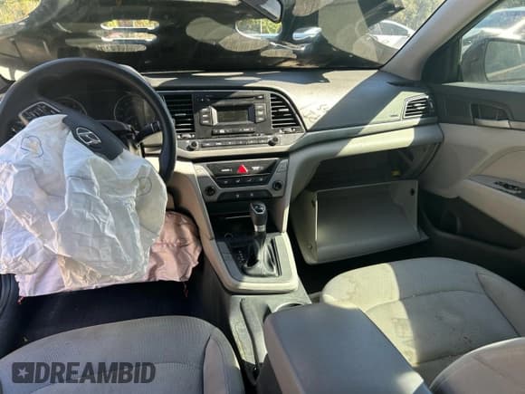 ✅ 2018 Hyundai Elantra SE • VIN: 5NPD74LF5JH281723 • Лот: 91316195. Опубликован ранее на Copart с пробегом Не указан. Бесплатный доступ к архиву аукционных продаж из США и подробный отчёт об истории автомобиля на DreamBid. Изображение 9.