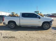 ✅ 2019 Chevrolet Silverado 1500 LT • VIN: 3GCPWCED3KG184679 • Lot: 43575622. Wystawiony na IAAI z przebiegiem 113 897 mil. Bezpłatny archiwum sprzedaży aukcyjnych z USA i szczegółowy raport historii pojazdu na DreamBid. Zdjęcie 13.