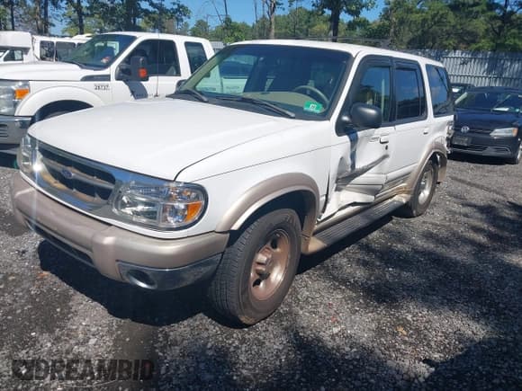 ✅ 1997 Ford Explorer XLT • VIN: 1FMDU32P8VUB78820 • Lot: 43204136. Listed on IAAI with 104,056 mi. Free auction sales archive from the USA and detailed vehicle history report at DreamBid. Image 2.