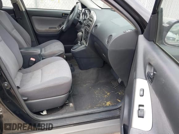 ✅ 2006 Pontiac Vibe • VIN: 5Y2SL65856Z425445 • Lot: 43166616. Wystawiony na IAAI z przebiegiem 210 573 mil. Bezpłatny archiwum sprzedaży aukcyjnych z USA i szczegółowy raport historii pojazdu na DreamBid. Zdjęcie 5.