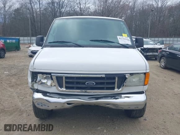 ✅ 2007 Ford Econoline Passenger XL • VIN: 1FBSS31L57DA97586 • Lot: 41716412. Wystawiony na IAAI z przebiegiem 206 233 mil. Bezpłatny archiwum sprzedaży aukcyjnych z USA i szczegółowy raport historii pojazdu na DreamBid. Zdjęcie 12.