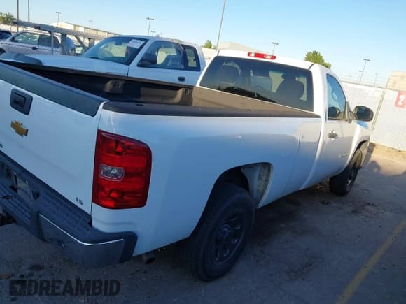 ✅ 2007 Chevrolet Silverado 1500 Work Truck • VIN: 1GCEC14C97E574763 • Лот: 42963586. Опубликован ранее на IAAI с пробегом 166 098 миль. Бесплатный доступ к архиву аукционных продаж из США и подробный отчёт об истории автомобиля на DreamBid. Изображение 4.