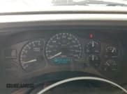 ✅ 2002 Chevrolet Silverado 1500 LS • VIN: 1GCEK19T92E239779 • Лот: 86126465. Опубликован ранее на Copart с пробегом 231 003 миль. Бесплатный доступ к архиву аукционных продаж из США и подробный отчёт об истории автомобиля на DreamBid. Изображение 9.