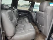 ✅ 2003 Chevrolet Suburban LT • VIN: 3GNEC16Z33G166383 • Лот: 89853475. Опубликован ранее на Copart с пробегом 319 644 миль. Бесплатный доступ к архиву аукционных продаж из США и подробный отчёт об истории автомобиля на DreamBid. Изображение 10.