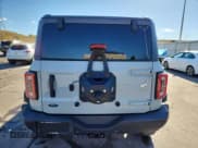 ✅ 2022 Ford Bronco Badlands • VIN: 1FMEE5DH6NLB75794 • Lot: 85766465. Wystawiony na Copart z przebiegiem 43 674 mil. Bezpłatny archiwum sprzedaży aukcyjnych z USA i szczegółowy raport historii pojazdu na DreamBid. Zdjęcie 6.