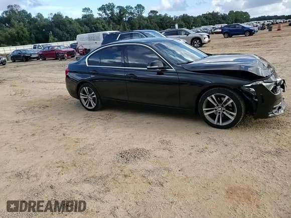 ✅ 2017 BMW 3 Series 330i • VIN: WBA8B9G55HNU49947 • Лот: 82296465. Опубликован ранее на Copart с пробегом 150 579 миль. Бесплатный доступ к архиву аукционных продаж из США и подробный отчёт об истории автомобиля на DreamBid. Изображение 13.