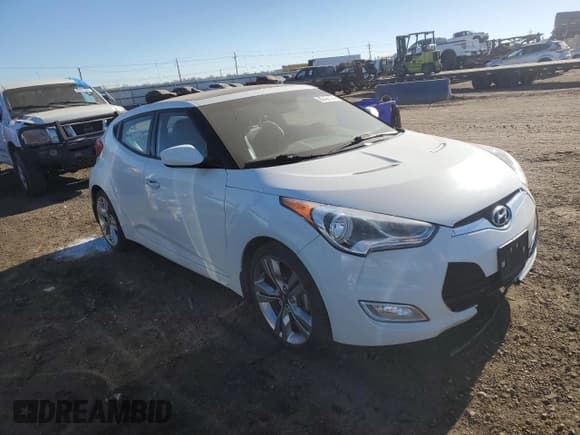 ✅ 2013 Hyundai Veloster w/Black Int • VIN: KMHTC6AD2DU136245 • Lot: 83428584. Wystawiony na Copart z przebiegiem 91 816 mil. Bezpłatny archiwum sprzedaży aukcyjnych z USA i szczegółowy raport historii pojazdu na DreamBid. Zdjęcie 4.