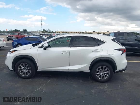 ✅ 2016 Lexus NX 200t • VIN: JTJYARBZ3G2031139 • Lot: 43482572. Wystawiony na IAAI z przebiegiem 96 322 mil. Bezpłatny archiwum sprzedaży aukcyjnych z USA i szczegółowy raport historii pojazdu na DreamBid. Zdjęcie 14.