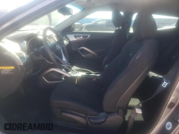 ✅ 2013 Hyundai Veloster w/Gray Int • VIN: KMHTC6AD6DU145434 • Lot: 43052704. Wystawiony na Copart z przebiegiem 106 055 mil. Bezpłatny archiwum sprzedaży aukcyjnych z USA i szczegółowy raport historii pojazdu na DreamBid. Zdjęcie 7.