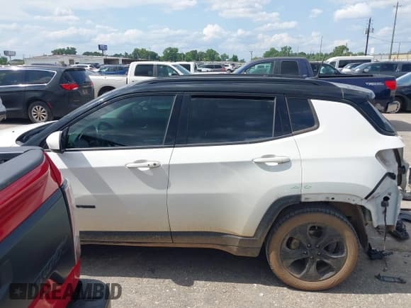 ✅ 2020 Jeep Compass Latitude • VIN: 3C4NJCBB9LT126299 • Lot: 42206657. Listed on IAAI with 60,550 mi. Free auction sales archive from the USA and detailed vehicle history report at DreamBid. Image 15.