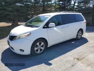 ✅ 2011 Toyota Sienna LE • VIN: 5TDKK3DCXBS173615 • Lot: 80029515. Listed on Copart with 262,399 mi. Free auction sales archive from the USA and detailed vehicle history report at DreamBid. Image 1.