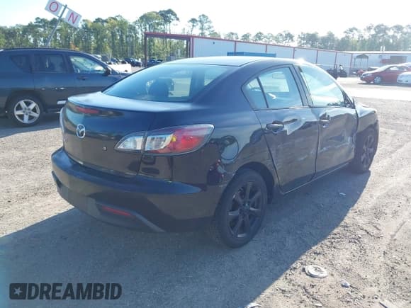 ✅ 2010 Mazda 3 i Sport • VIN: JM1BL1SF0A1114325 • Lot: 42628164. Listed on IAAI with 68,097 mi. Free auction sales archive from the USA and detailed vehicle history report at DreamBid. Image 4.
