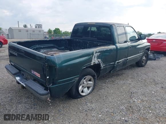 ✅ 2001 Dodge 1500 • VIN: 3B7HC13Z01G782338 • Lot: 42758085. Listed on IAAI with 116,810 mi. Free auction sales archive from the USA and detailed vehicle history report at DreamBid. Image 4.