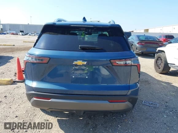 ✅ 2025 Chevrolet Equinox FWD LT • VIN: 3GNAXHEG7SL201525 • Lot: 43017329. Wystawiony na IAAI z przebiegiem 35 404 mil. Bezpłatny archiwum sprzedaży aukcyjnych z USA i szczegółowy raport historii pojazdu na DreamBid. Zdjęcie 16.