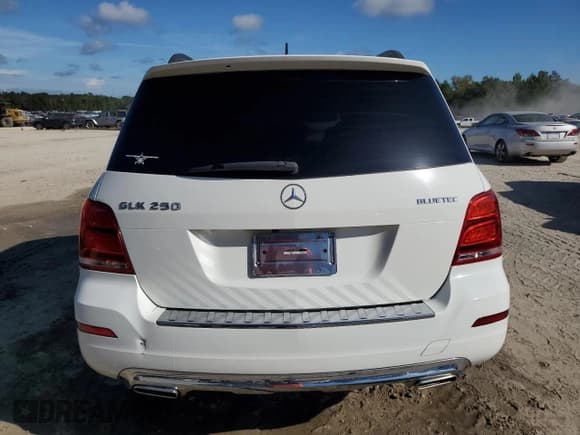 ✅ 2014 Mercedes-Benz GLK 250 • VIN: WDCGG0EBXEG287831 • Lot: 81509475. Listed on Copart with 111,829 mi. Free auction sales archive from the USA and detailed vehicle history report at DreamBid. Image 6.