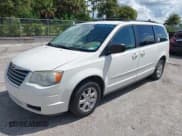 ✅ 2010 Chrysler Town & Country LX • VIN: 2A4RR2D15AR392468 • Lot: 43015328. Wystawiony na IAAI z przebiegiem 165 515 mil. Bezpłatny archiwum sprzedaży aukcyjnych z USA i szczegółowy raport historii pojazdu na DreamBid. Zdjęcie 17.