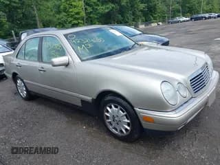 ✅ 1999 Mercedes-Benz E 320 • VIN: WDBJF82H8XX025295 • Lot: 42324650. Listed on IAAI with 97,624 mi. Free auction sales archive from the USA and detailed vehicle history report at DreamBid. Image 1.