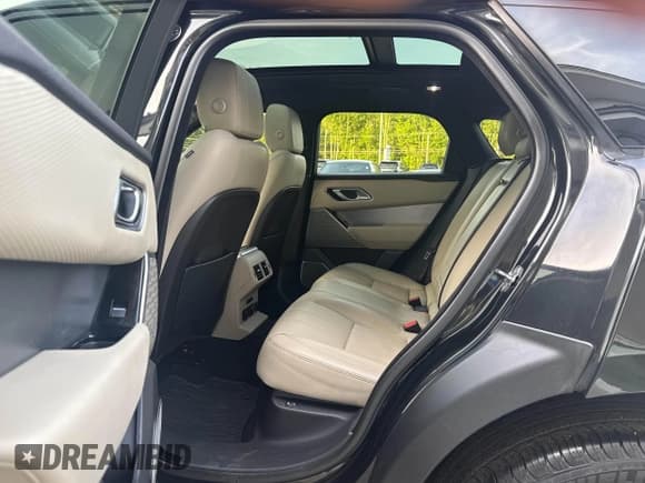 ✅ 2018 Land Rover Range Rover Velar R-Dynamic SE • VIN: SALYL2RX7JA715416 • Лот: 42533511. Опубликован ранее на IAAI с пробегом 123 921 миль. Бесплатный доступ к архиву аукционных продаж из США и подробный отчёт об истории автомобиля на DreamBid. Изображение 8.