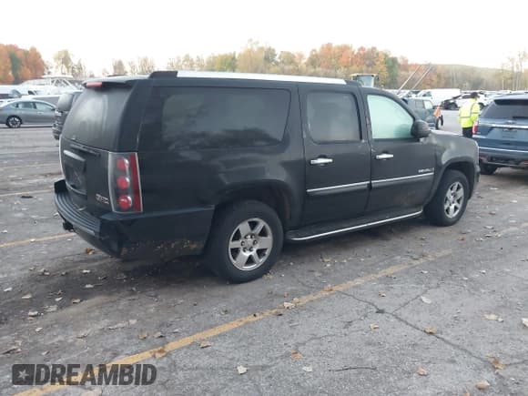 ✅ 2007 GMC Yukon XL • VIN: 1GKFK66867J255278 • Lot: 43554538. Wystawiony na IAAI z przebiegiem 209 088 mil. Bezpłatny archiwum sprzedaży aukcyjnych z USA i szczegółowy raport historii pojazdu na DreamBid. Zdjęcie 4.