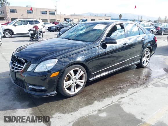 ✅ 2013 Mercedes-Benz E 350 Luxury • VIN: WDDHF5KB5DA752604 • Lot: 43654639. Wystawiony na IAAI z przebiegiem 158 215 mil. Bezpłatny archiwum sprzedaży aukcyjnych z USA i szczegółowy raport historii pojazdu na DreamBid. Zdjęcie 17.