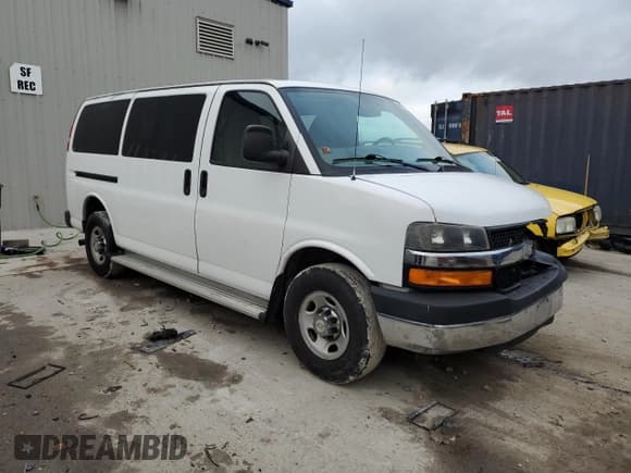 ✅ 2012 Chevrolet Express Passenger 1LT • VIN: 1GAZGYFG4C1131672 • Lot: 78030494. Wystawiony na Copart z przebiegiem 172 568 mil. Bezpłatny archiwum sprzedaży aukcyjnych z USA i szczegółowy raport historii pojazdu na DreamBid. Zdjęcie 4.