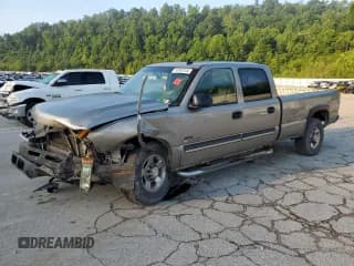 ✅ 2006 Chevrolet Silverado 2500HD LT1 • VIN: 1GCHK23D26F235299 • Лот: 63863735. Опубликован ранее на Copart с пробегом 299 813 миль. Бесплатный доступ к архиву аукционных продаж из США и подробный отчёт об истории автомобиля на DreamBid. Изображение 1.
