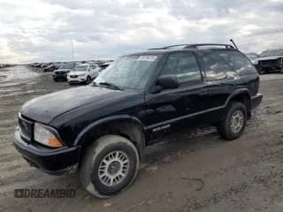 ✅ 2000 Chevrolet Blazer LS • VIN: 1GNCT18W1YK151830 • Lot: 88799235. Wystawiony na Copart z przebiegiem 190 019 mil. Bezpłatny archiwum sprzedaży aukcyjnych z USA i szczegółowy raport historii pojazdu na DreamBid. Zdjęcie 1.