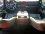 ✅ 2022 Chevrolet Silverado 1500 LT Trail Boss • VIN: 3GCUDFET5NG553063 • Lot: 69276765. Wystawiony na Copart z przebiegiem 93 125 mil. Bezpłatny archiwum sprzedaży aukcyjnych z USA i szczegółowy raport historii pojazdu na DreamBid. Zdjęcie 8.