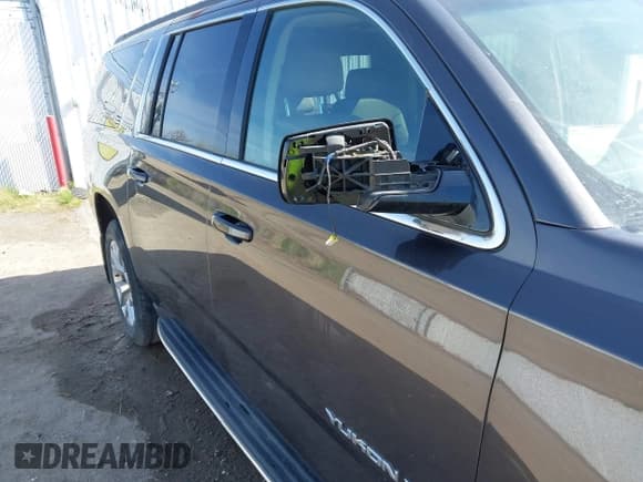 ✅ 2015 GMC Yukon XL SLT • VIN: 1GKS2HKCXFR287445 • Lot: 42161475. Listed on IAAI with 204,069 mi. Free auction sales archive from the USA and detailed vehicle history report at DreamBid. Image 17.