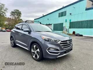2018 Hyundai Tucson Limited z VIN KM8J3CA28JU759238, wystawiony jako Copart lot #90866375 z przebiegiem 144 901 mil mil oraz Czysty tytuł • Clean title. Historia ofert i sprzedaży dostępna na DreamBid. Obrazek 1.