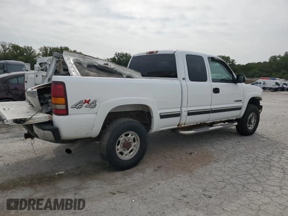 ✅ 2001 Chevrolet Silverado 2500HD LS • VIN: 1GCHK29U91E325328 • Лот: 71843265. Опубликован ранее на Copart с пробегом 218 799 миль. Бесплатный доступ к архиву аукционных продаж из США и подробный отчёт об истории автомобиля на DreamBid. Изображение 3.