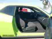 2015 Dodge Challenger R/T Scat Pack z VIN 2C3CDZFJ5FH714253, wystawiony jako IAAI lot #43095087 z przebiegiem 141 196 mil mil oraz . Historia ofert i sprzedaży dostępna na DreamBid. Obrazek 5.