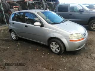 ✅ 2005 Chevrolet Aveo LS • VIN: KL1TD62605B402576 • Lot: 41141586. Wystawiony na IAAI z przebiegiem 133 609 mil. Bezpłatny archiwum sprzedaży aukcyjnych z USA i szczegółowy raport historii pojazdu na DreamBid. Zdjęcie 1.