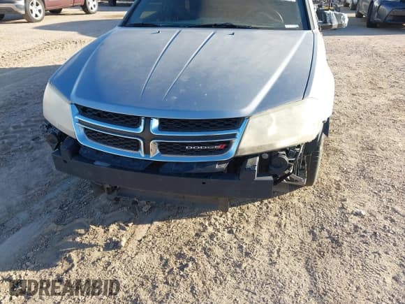 ✅ 2014 Dodge Avenger SE • VIN: 1C3CDZAB5EN110580 • Lot: 43518650. Wystawiony na IAAI z przebiegiem 154 494 mil. Bezpłatny archiwum sprzedaży aukcyjnych z USA i szczegółowy raport historii pojazdu na DreamBid. Zdjęcie 6.