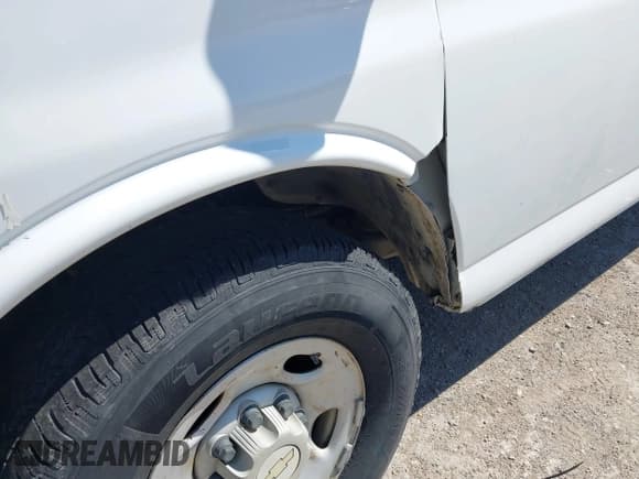 ✅ 2008 Chevrolet Express Cargo • VIN: 1GCGG25C381118736 • Лот: 42826757. Опубликован ранее на IAAI с пробегом 409 549 миль. Бесплатный доступ к архиву аукционных продаж из США и подробный отчёт об истории автомобиля на DreamBid. Изображение 15.