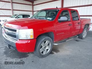 ✅ 2008 Chevrolet Silverado 1500 1LT • VIN: 2GCEK13J681321535 • Lot: 43499909. Wystawiony na IAAI z przebiegiem 187 792 mil. Bezpłatny archiwum sprzedaży aukcyjnych z USA i szczegółowy raport historii pojazdu na DreamBid. Zdjęcie 2.