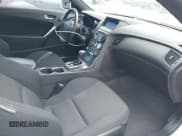 ✅ 2013 Hyundai Genesis Coupe 2.0T • VIN: KMHHT6KD6DU112938 • Лот: 43410309. Опубликован ранее на IAAI с пробегом 213 577 миль. Бесплатный доступ к архиву аукционных продаж из США и подробный отчёт об истории автомобиля на DreamBid. Изображение 5.