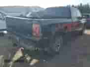 2006 Chevrolet Silverado 1500 LS z VIN 2GCEK19B761349793, wystawiony jako Copart lot #81823174 z przebiegiem 120 358 mil mil oraz Czysty tytuł • Clean title. Historia ofert i sprzedaży dostępna na DreamBid. Obrazek 3.