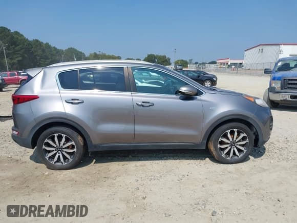✅ 2017 Kia Sportage EX • VIN: KNDPNCAC4H7071215 • Lot: 41656608. Wystawiony na IAAI z przebiegiem 136 307 mil. Bezpłatny archiwum sprzedaży aukcyjnych z USA i szczegółowy raport historii pojazdu na DreamBid. Zdjęcie 13.